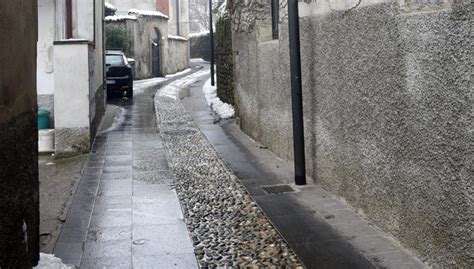 Almè resta grave la ragazza accoltellata La lama ha trapassato