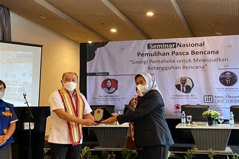 Kepala Bappeda Sebagai Narasumber Pada Seminar Nasional Pemulihan Pasca