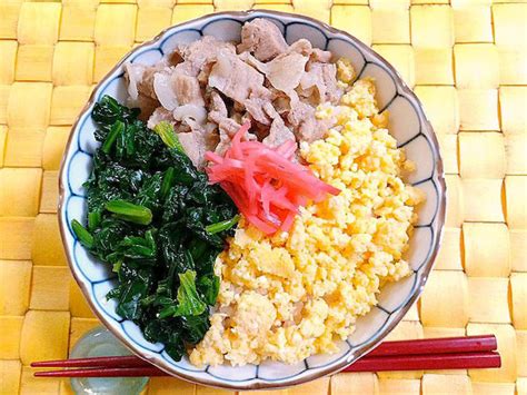 【ガッツリ系】三色丼を「スライス豚肉」で作ったらワイルド～！ほうれん草と卵の癒しも健在♪【農家直伝】 2024年2月4日 エキサイトニュース