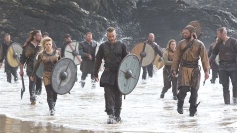 Ragnar Lothbrok Scene - 5200x2925 - Download HD Wallpaper - WallpaperTip