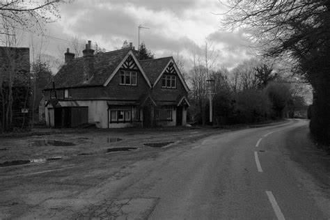 An abandoned pub near Nettlebed, Berkshire, UK [5758x3839] my photo