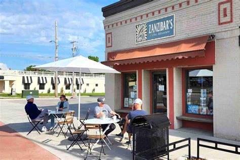 Top 15 Coffee Shops in Des Moines, Iowa - Brooksy