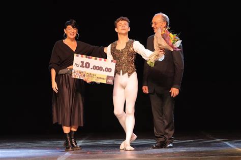 Bailarinos do Basileu França conquistam prêmios em festival