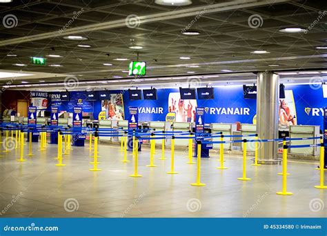 Ryanair Check In Desks Editorial Image - Image: 45334580