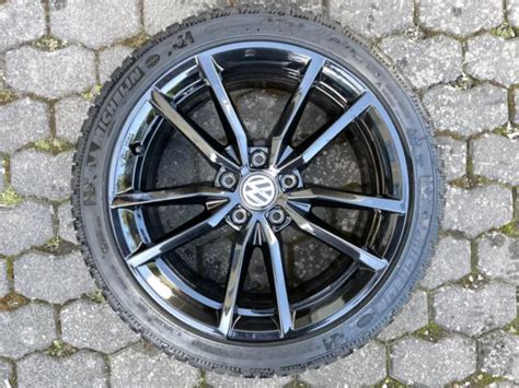 4 ORIGINAL VW Pretoria 18 Zoll Felgen Schwarz Hochglanz Michelin