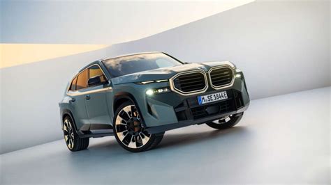 BMW XM Super SUV Hybrid Bertenaga 600 HP Momobil Id