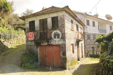 Moradia independente à venda em Quinchães Fafe idealista