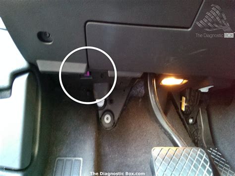 Где находится диагностический разъем фольксваген тигуан - 90 фото