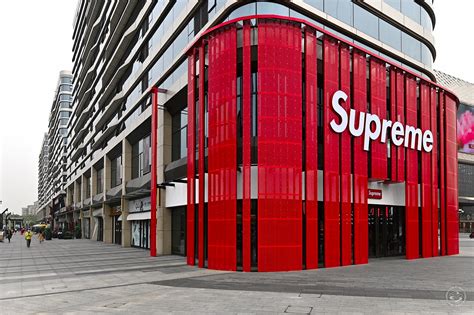 Supreme registra il marchio in tutta Europa per sconfiggere il fake-market