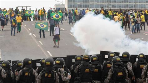 Polícia Federal cumpre mandados na 28ª fase da Lesa Pátria em Rio do