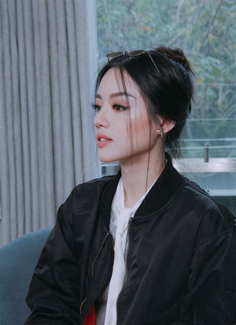 Y L Hot Girl H Th Nh Gi I B T Trend D Ng Hi U Hi U Qu B C Nh T Chia S Nh G I Xinh