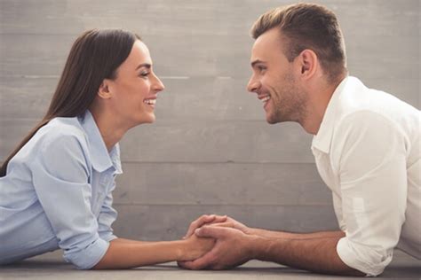 Cómo Saber Si Un Hombre Está Enamorado De Ti 15 Señales Métodos Para Ligar