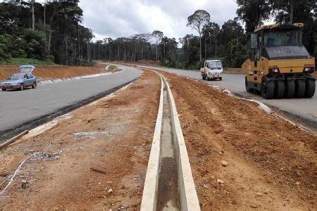 Autoroute Yaound Douala Phase La Chinoise Cfhec Promet De Tenir Le