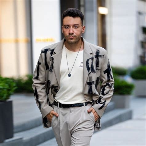 Enes Batur (biyografi)