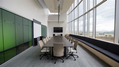 The Conference Room Digital Signage Guide