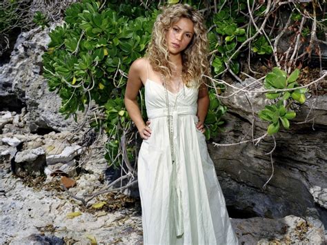 Shakira Hot And Beautiful Wallpapers Pak Fun Box