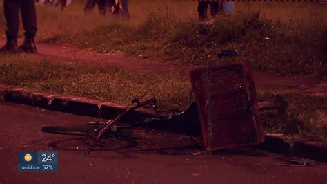 Vídeo Adolescente atropela ciclista ao fugir da polícia em Samambaia