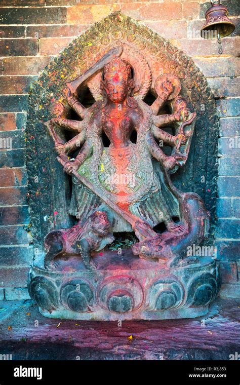 Hinduistische Gottheit, Uma Maheshwar Temple, Temple deity statue ...