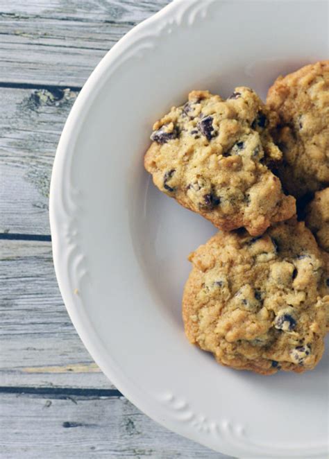 Homemade Christmas: Oatmeal Chocolate Chip Cookies to Drool Over