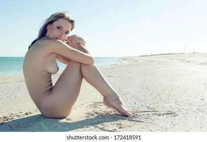 Beautiful Sexy Blonde Girl Posing Naked Stock Photo 172418591 Shutterstock