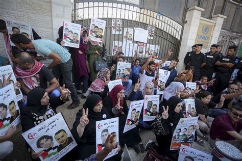 Rights Group More Than 1000 Palestinians Being Held In Administrative