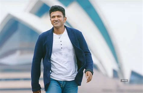 Raajakumara Movie User Reviews & Ratings | Raajakumara (2017) | Times ...