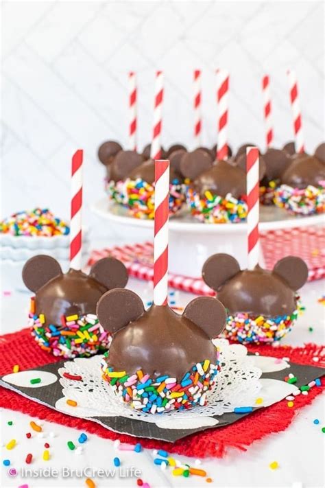 Best Christmas Cake Pops For The Holidays Insanely Good