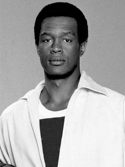 Kevin Peter Hall Biographie Et Filmographie