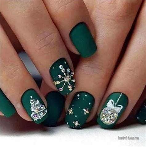 30 Easy Christmas Gel Nails With Festive Look Inspired Beauty