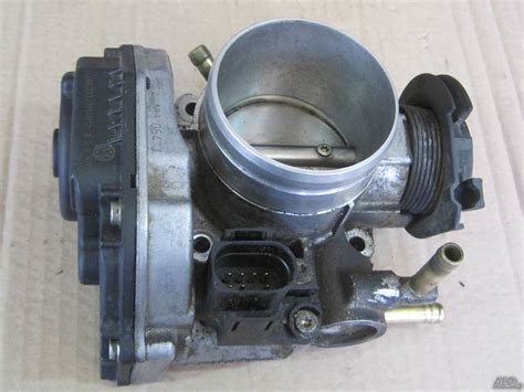 Дроселова клапа 06A133064 J / 408237111012 Ауди А3 А4 Пасат Audi А3 A4 ...