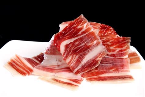 Thịt Đùi Sau Nguyên Xương Heo Iberico Tag Đen Bellota Muối 36 48 Tháng