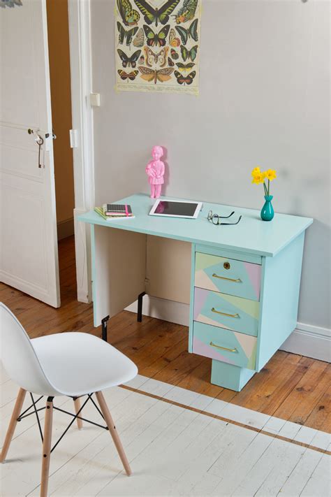 Relooker un bureau avec des vernis colorés DIY Family