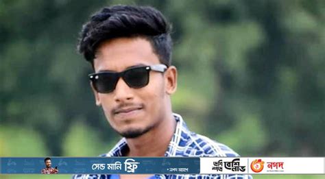 চলন্ত মোটরসাইকেলে ছবি তোলাই কাল হলো