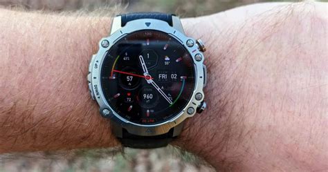 Первый взгляд на защищенные умные часы Amazfit Falcon: превью новой ...