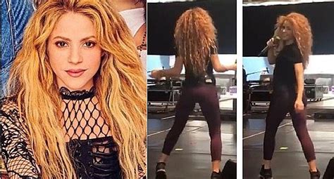 Shakira realiza movimientos de sus caderas pero detalle de su totó