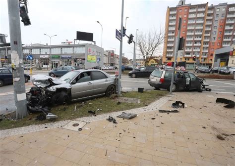 Groźny wypadek na ulicy Chrobrego w Radomiu Przy Galerii Słonecznej