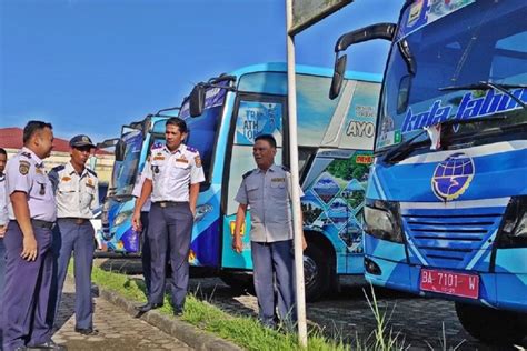 Pemkot Pariaman Pastikan Kelayakan Armada Bus Sekolah ANTARA Sumbar