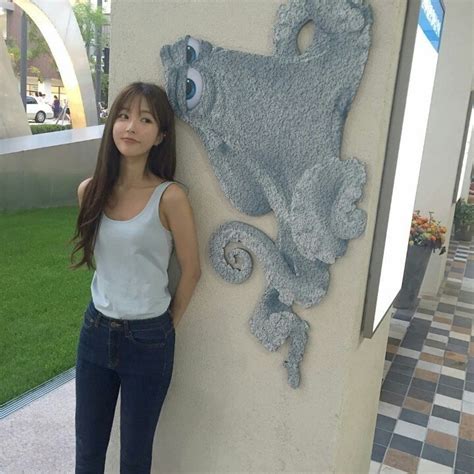 Quán cafe tăng 5 lợi nhuận nhờ nữ nhân viên xinh như hot girl