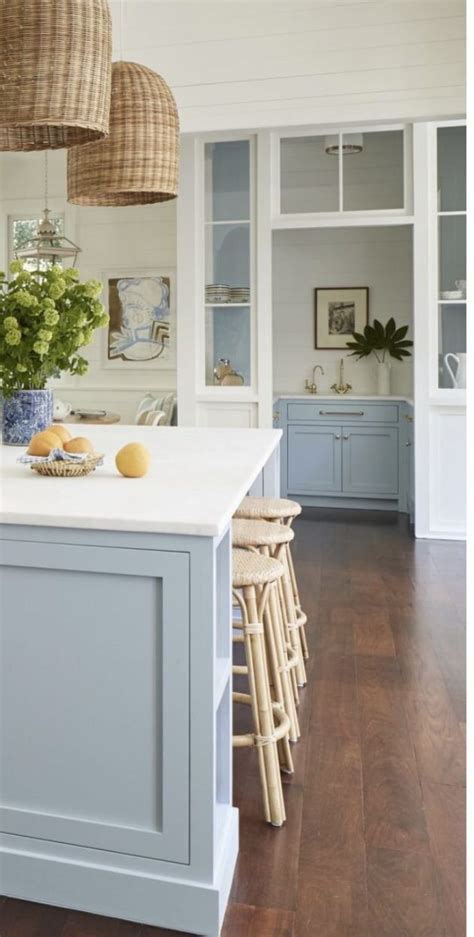 13 Coastal Kitchen Ideas That Will Make Cooking a Breeze