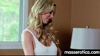 Une Fille Sexy Donne Un Orgasme Aux Gros Seins Lesbiennes Xvideos