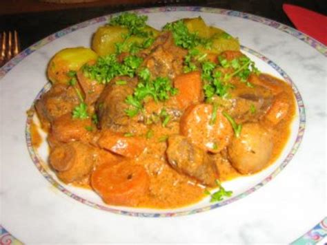 Gulasch Mit Champignons Burgunder Art Mit Kartoffel Butterr Ben Gem Se