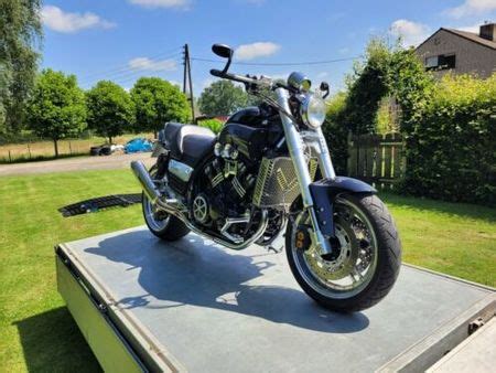 YAMAHA Yamaha Vmax Yamaha Naked Bike Streetfighter Occasione Il Parking Moto