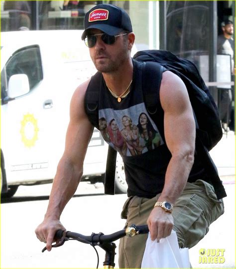 Justin Theroux Bikes Around Nyc Wearing Shirt With Selena Gomezs Face