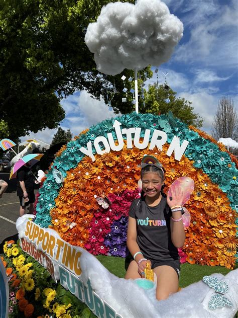 Toowoomba Carnival of Flowers – The Float the Community Built - Youturn