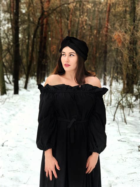 Фотосессия в лесу | Fashion, Women, Off shoulder dress