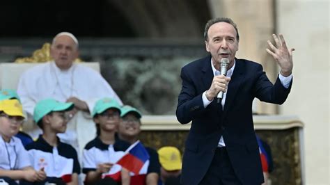 El Actor Roberto Benigni Roba El Protagonismo Al Papa Francisco En El