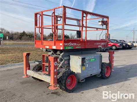 2015 SkyJack SJ6832RT 4x4 Dual Fuel Self Propelled Scissor Lift BigIron