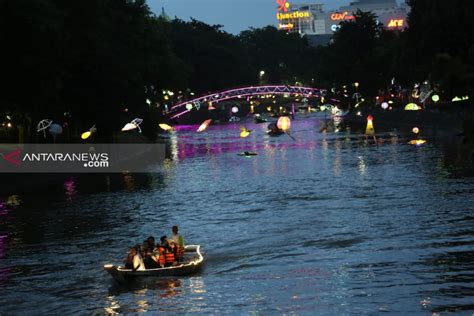 Ribu Pengunjung Nikmati Wisata Air Kalimas Surabaya Antara News