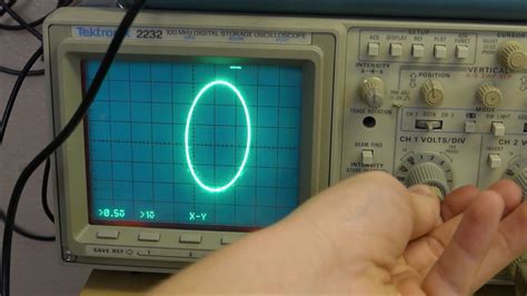 How To Make Lissajous Figures On An Oscilloscope Youtube