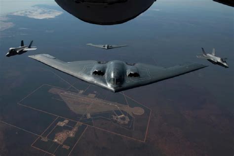 This Advanced Cruise Missile Makes the US B-2 Stealth Bomber a Specter ...